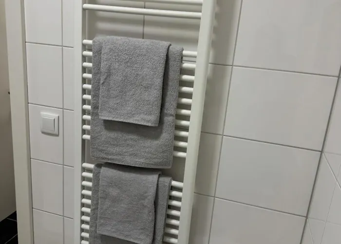 Ruhiges Garten-apartment Mit Gratis Parkplatz * גראץ