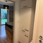 Staedtische Ruheoase Mit Garten & Gratis Parkplatz Daire