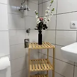 Ruhiges Garten-apartment Mit Gratis Parkplatz