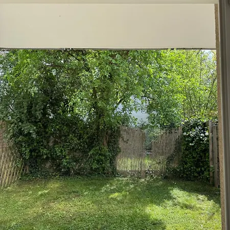 Staedtische Ruheoase Mit Garten & Gratis Parkplatz