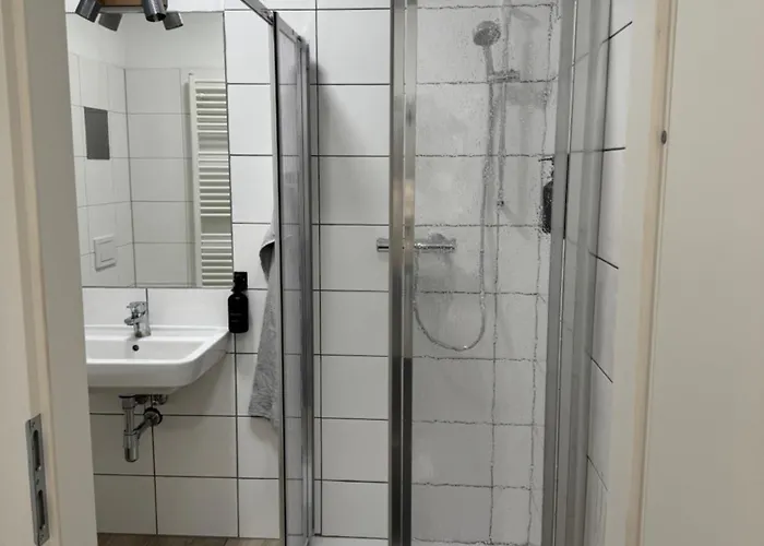 Lägenhet Ruhiges Garten-apartment Mit Gratis Parkplatz Graz