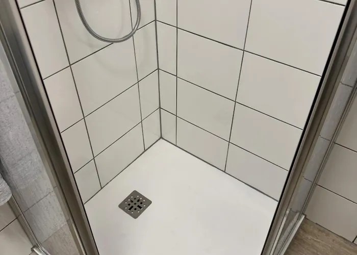 Ruhiges Garten-apartment Mit Gratis Parkplatz 아파트